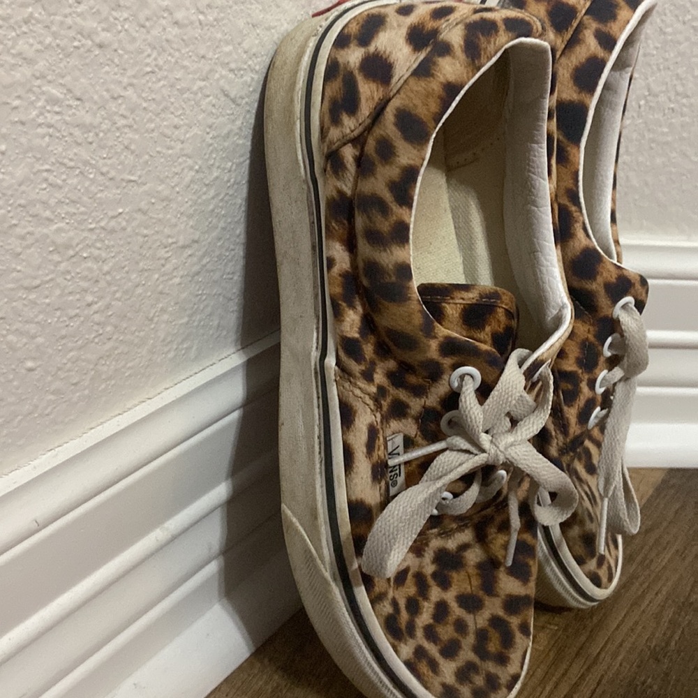 Vans - Picture 2 of 2